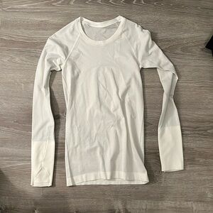 Never worn lululemon long sleeve top